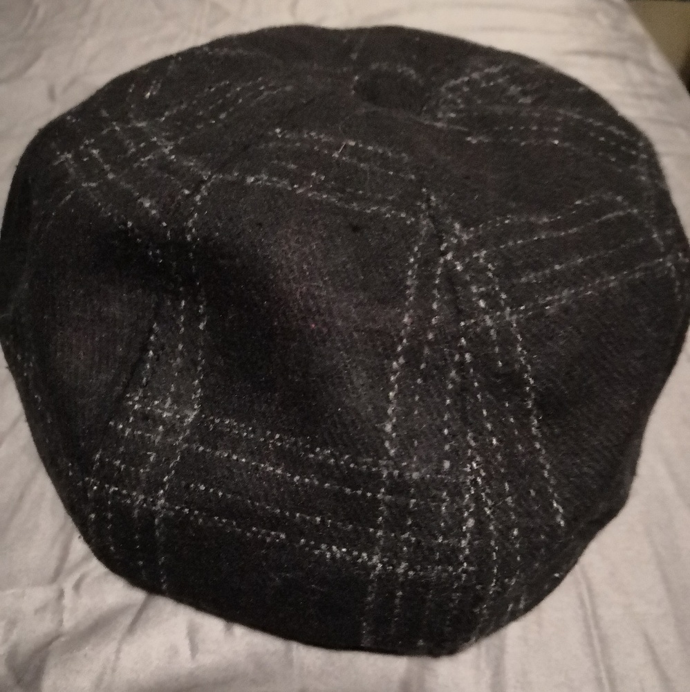 Black chequer winter/fall hat